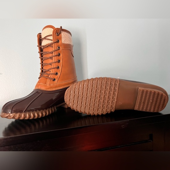 Women's Maplewood Casual Duck Boot RUE 21 Size 8 - Picture 5 of 6